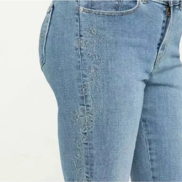 Levi's Sculpt Desert Dreamin Bootcut Jeans NWT - Picture 2 of 9